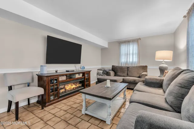 $750,000 | 8 Leocadia Court, Hazlet, NJ 07730