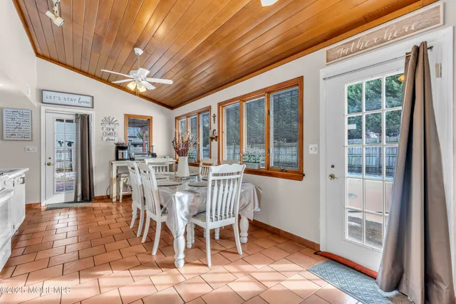 $750,000 | 8 Leocadia Court, Hazlet, NJ 07730