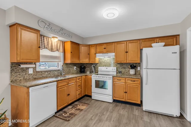 $750,000 | 8 Leocadia Court, Hazlet, NJ 07730