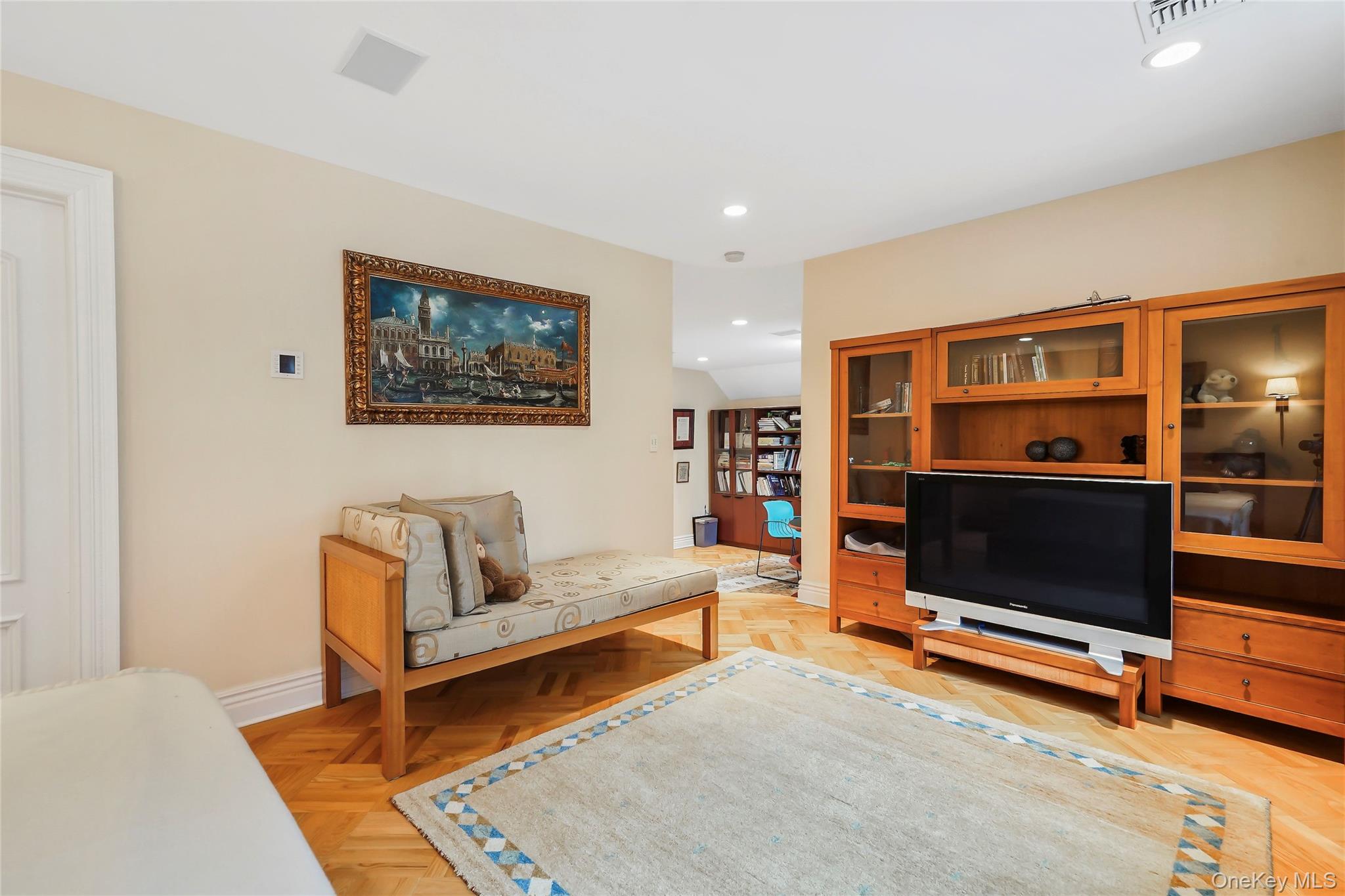 10 Hill Road Sands Point, NY 11050 - Photo 33 of 46