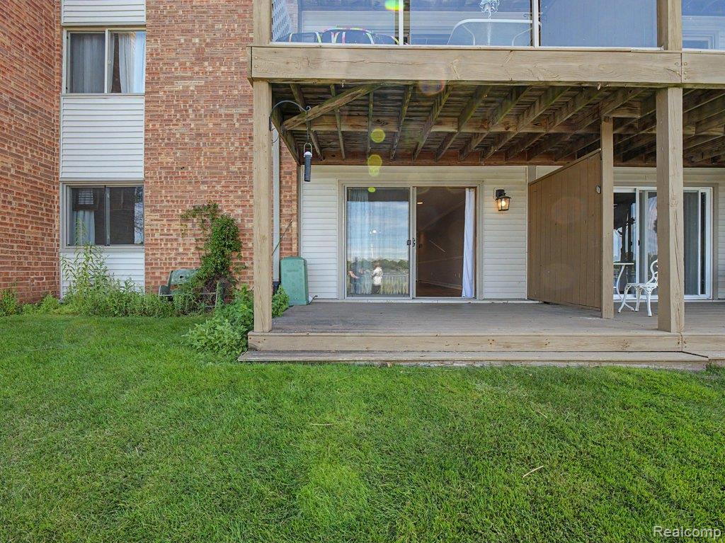 1974 Klingensmith Road, Unit 4 Bloomfield Hills, MI 48302 - Photo 23 of 35 023-1974-klingensmith-rd-bloomfield-hills-mi-48302-021_m.jpg