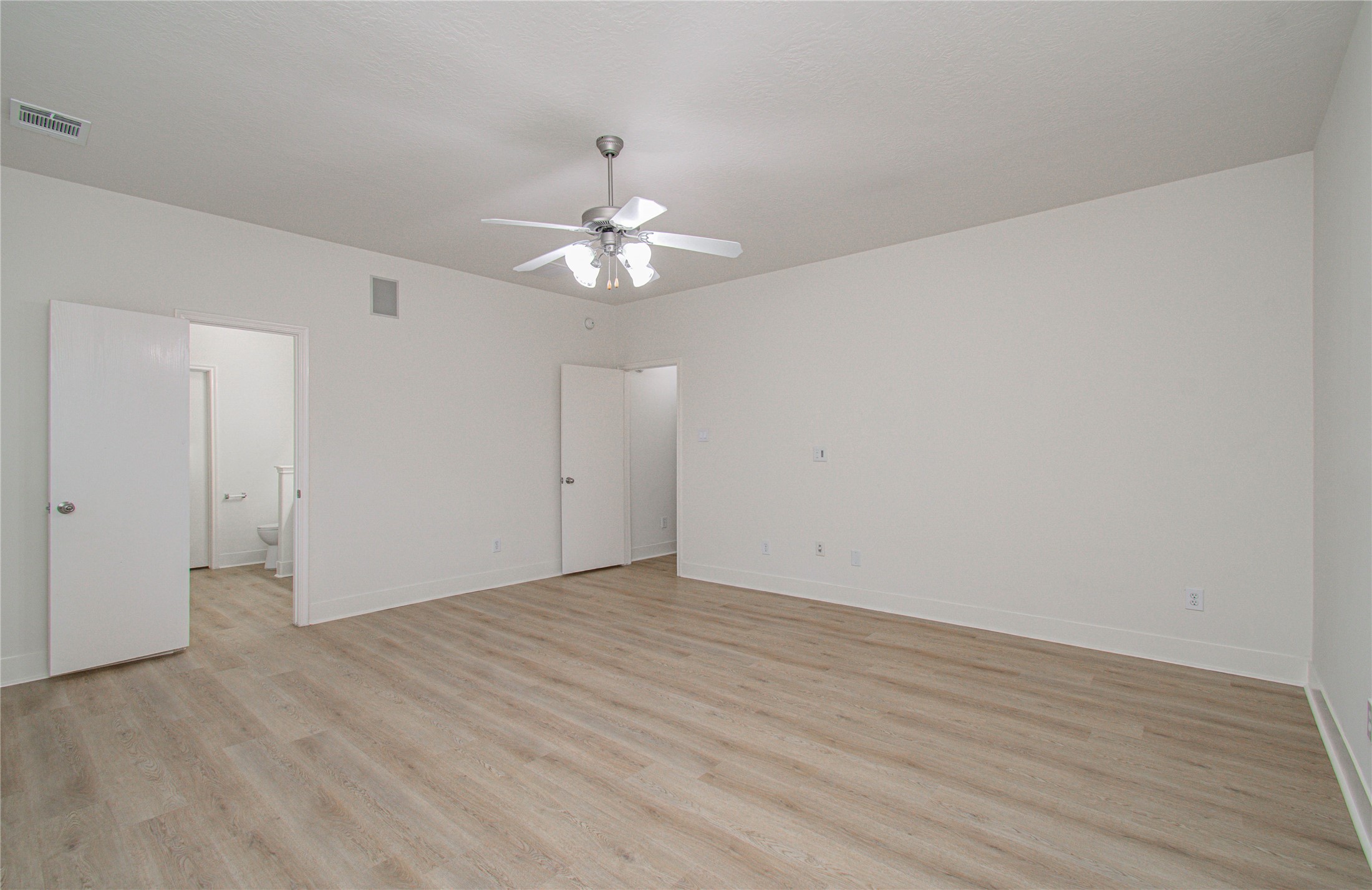 4539 Prince Street Baytown, TX 77521 - Photo 9 of 34