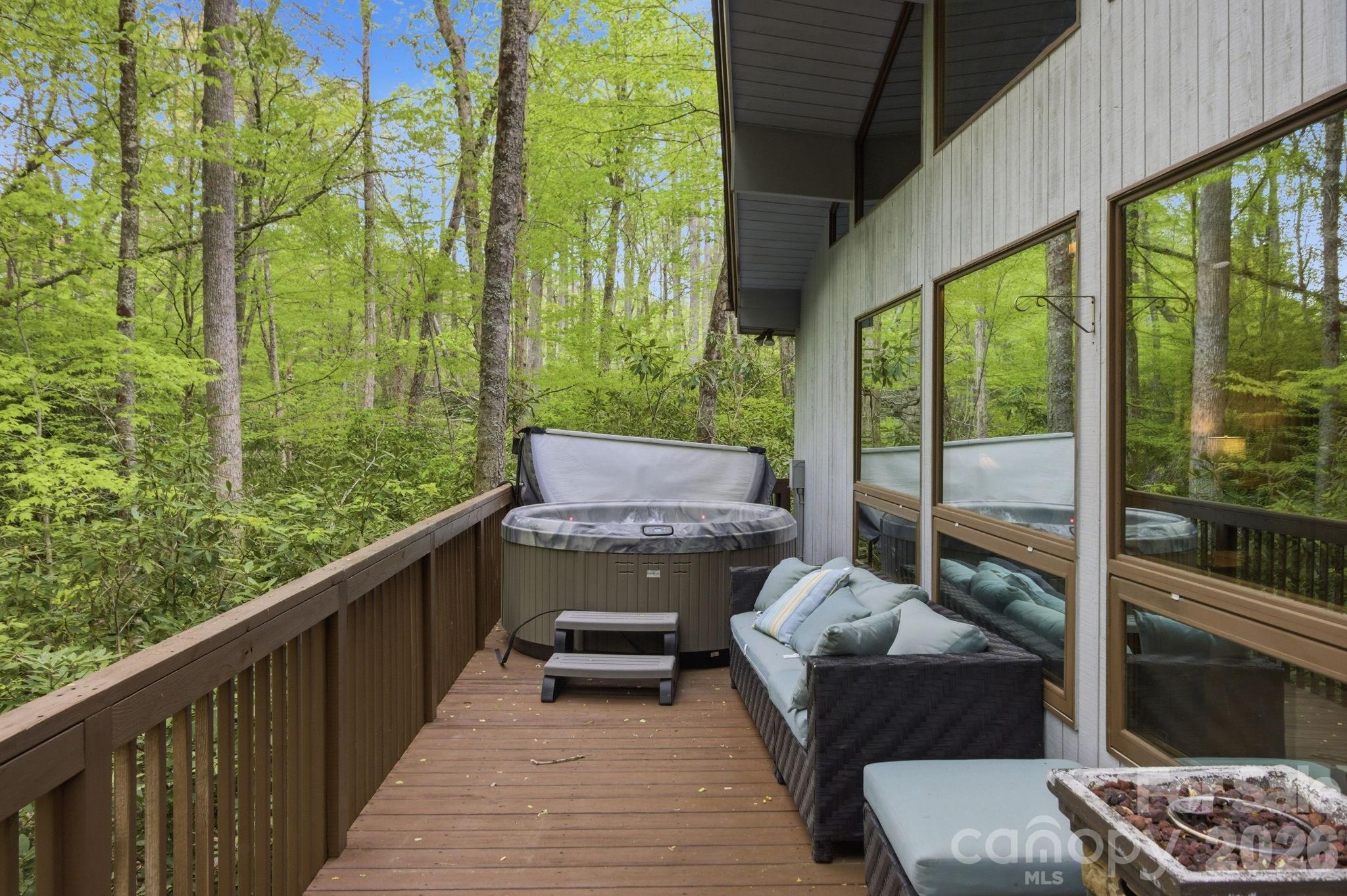 401 Saratoga Boone, NC 28607 - Photo 24 of 33