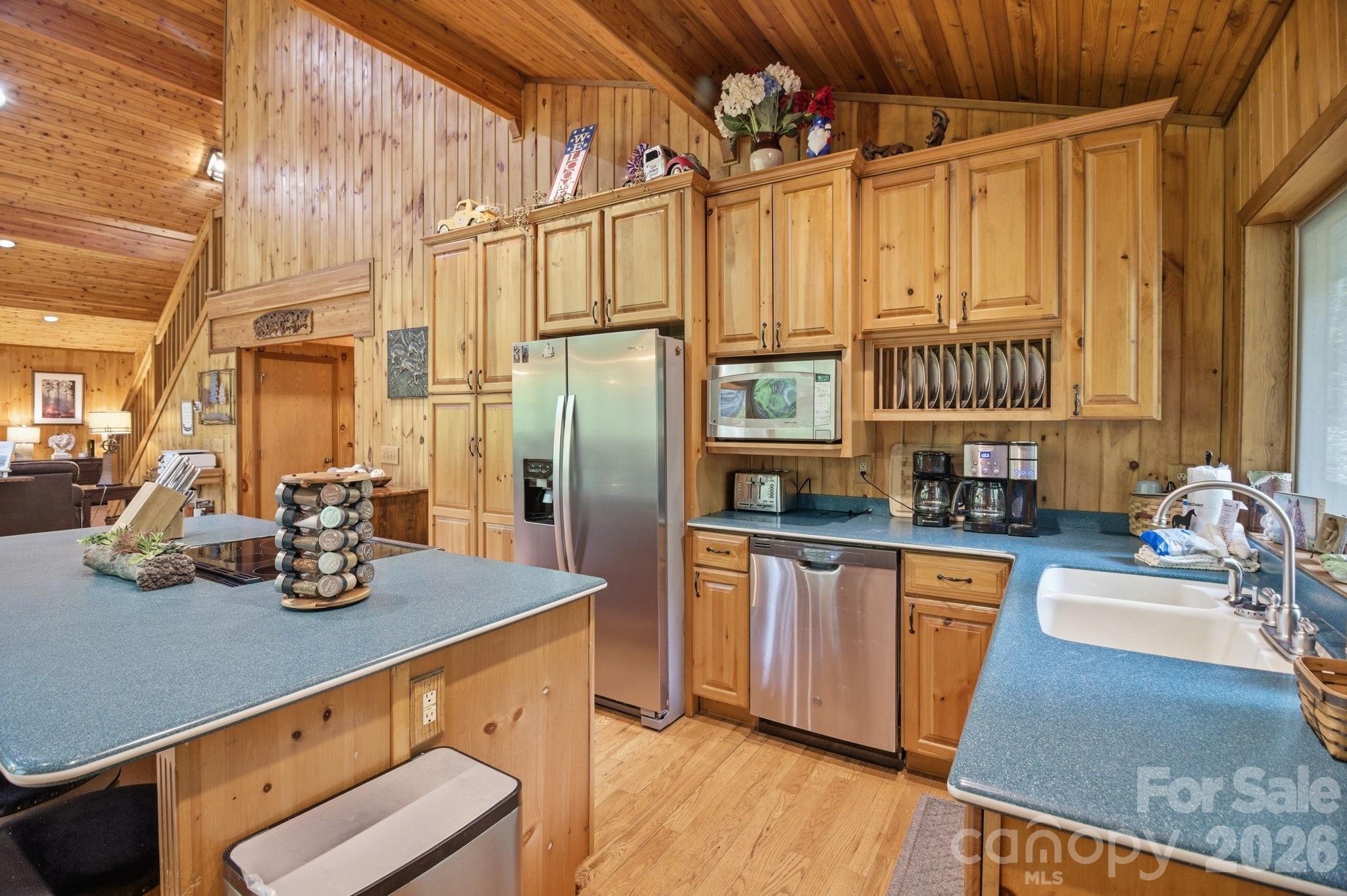 401 Saratoga Boone, NC 28607 - Photo 8 of 33