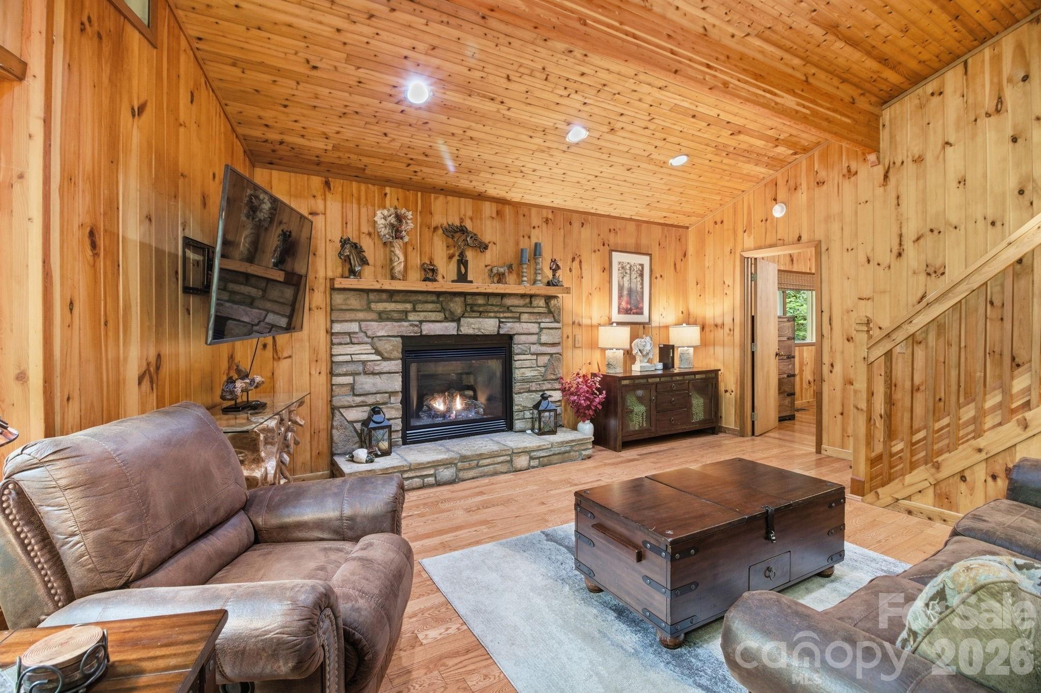 401 Saratoga Boone, NC 28607 - Photo 9 of 33