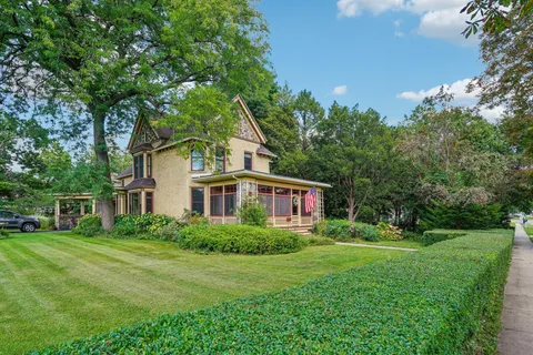 $675,000 | 204 East Court Street, Elkhorn, WI 53121