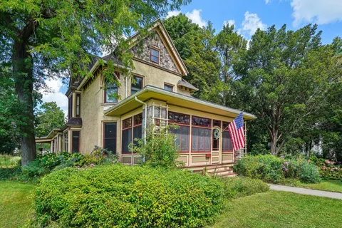$675,000 | 204 East Court Street, Elkhorn, WI 53121