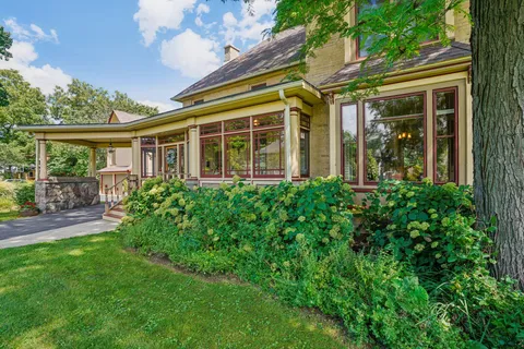 $675,000 | 204 East Court Street, Elkhorn, WI 53121