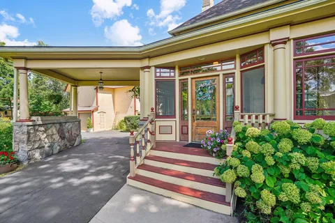 $675,000 | 204 East Court Street, Elkhorn, WI 53121