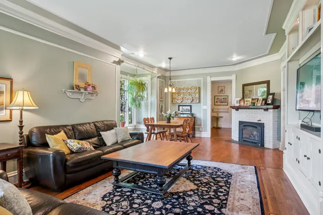 $675,000 | 204 East Court Street, Elkhorn, WI 53121