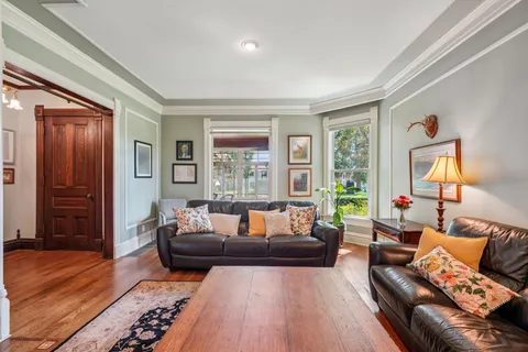 $675,000 | 204 East Court Street, Elkhorn, WI 53121