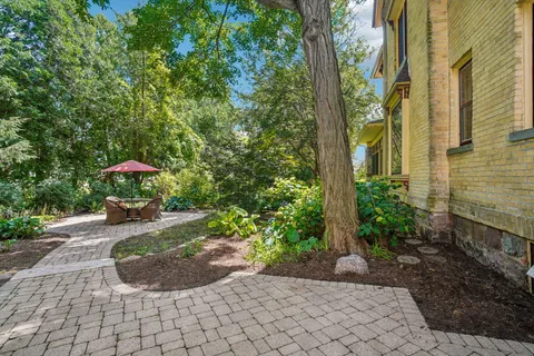 $675,000 | 204 East Court Street, Elkhorn, WI 53121