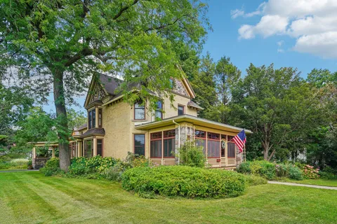 $675,000 | 204 East Court Street, Elkhorn, WI 53121
