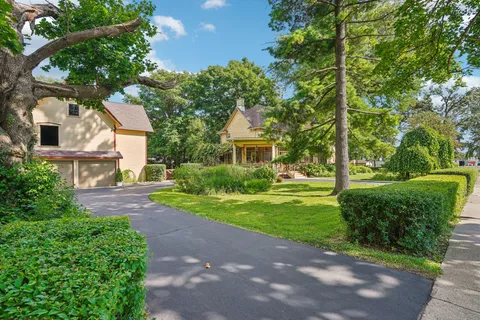 $675,000 | 204 East Court Street, Elkhorn, WI 53121