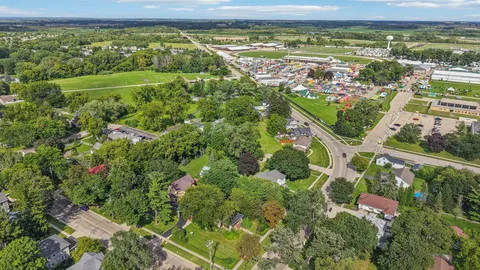 $675,000 | 204 East Court Street, Elkhorn, WI 53121