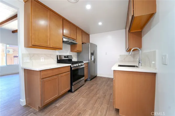 $4,500 | 2008 Junipero Avenue, Signal Hill, CA 90755