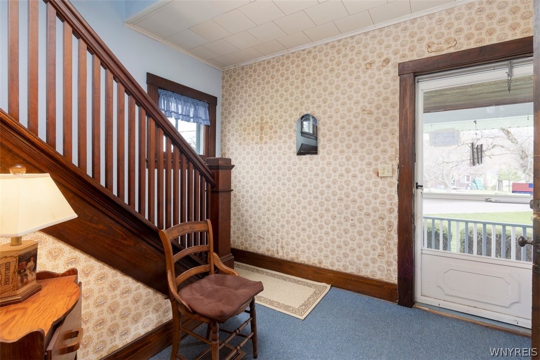 78 Knox Road East Aurora, NY 14052 - Photo 2 of 24 Entryway