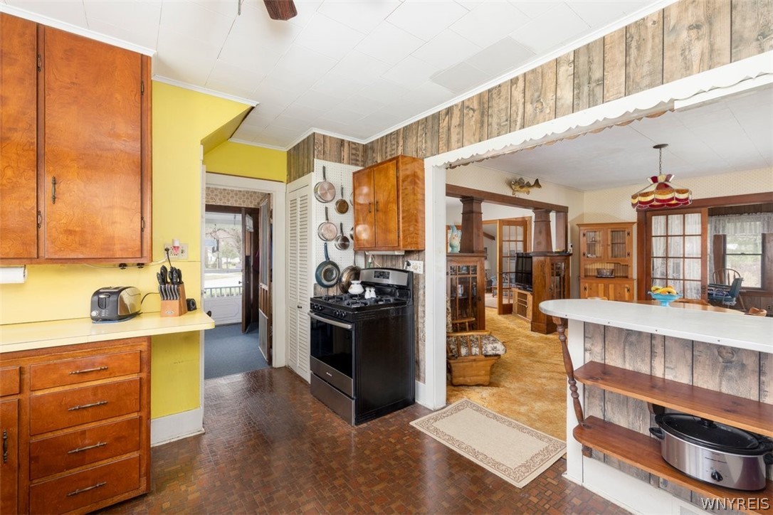 78 Knox Road East Aurora, NY 14052 - Photo 4 of 24 Lower Kitchen