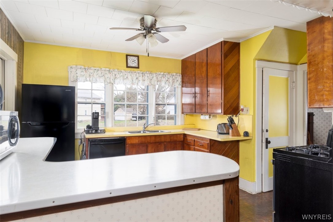 78 Knox Road East Aurora, NY 14052 - Photo 5 of 24 Lower Kitchen