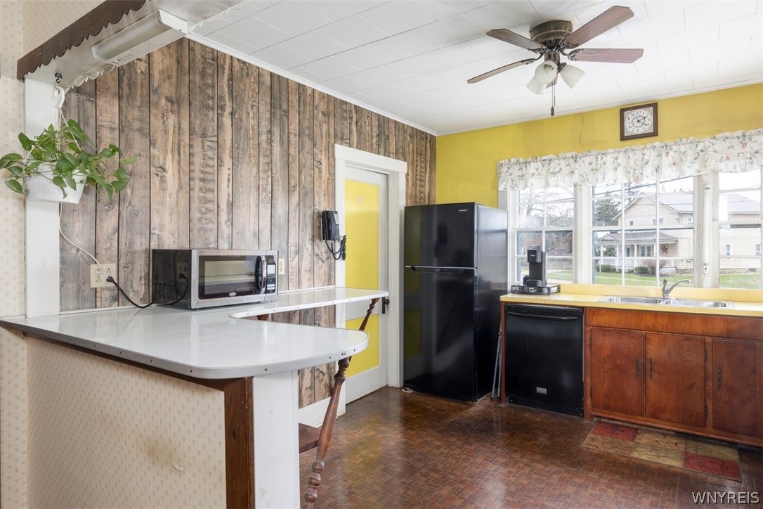 78 Knox Road East Aurora, NY 14052 - Photo 6 of 24 Lower Kitchen