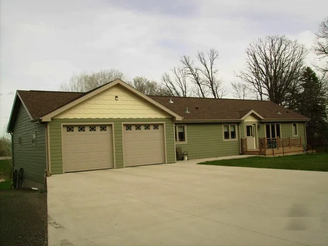 $379,900 | 317 Oak Hills Drive, Detroit Lakes, MN 56501