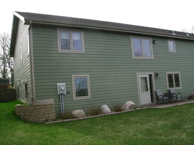 $379,900 | 317 Oak Hills Drive, Detroit Lakes, MN 56501