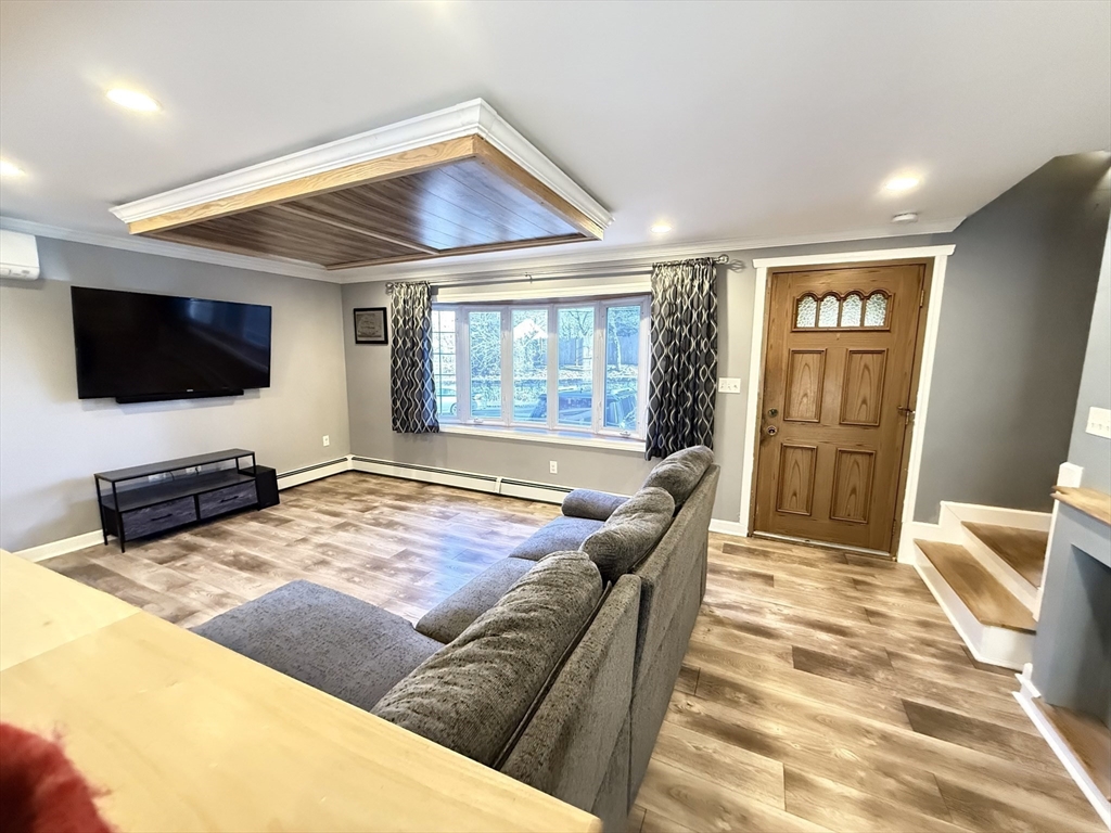 7 Central Street Saugus, MA 01906 - Photo 4 of 39