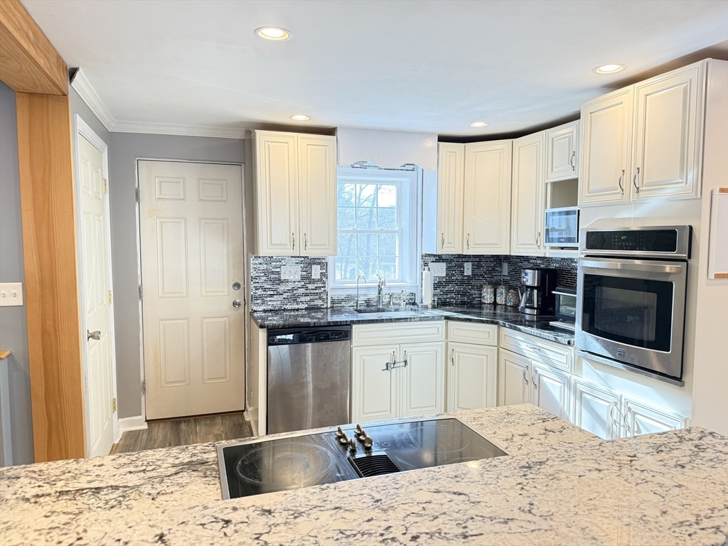 7 Central Street Saugus, MA 01906 - Photo 9 of 39