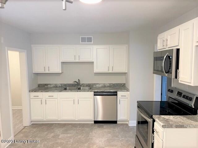 6008 Cooper Chapel Road Louisville, KY 40229 - Photo 4 of 10 Kitchen