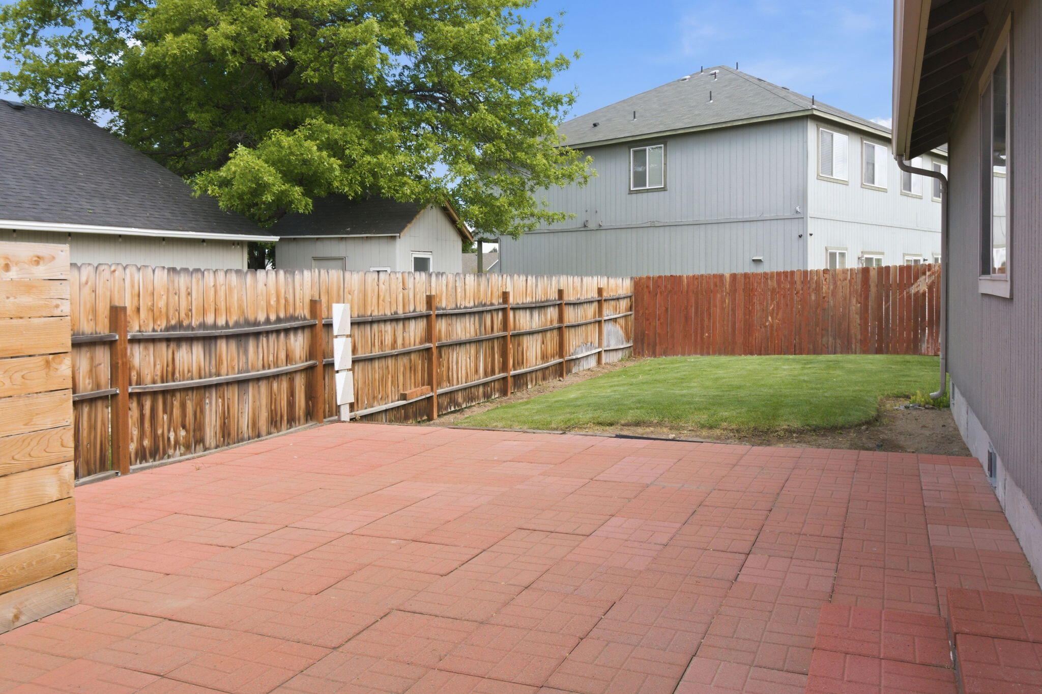 2425 Northwest 7th Street Redmond, OR 97756 - Photo 21 of 23