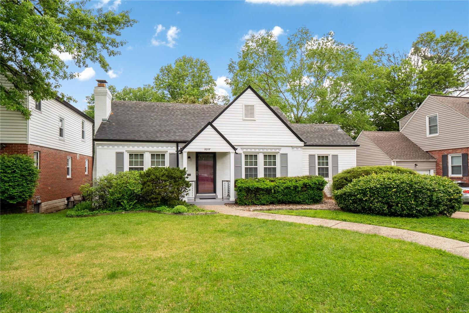 2317 Brown Road St. Louis, MO 63114 - Photo 3 of 46 Gallery Image 3