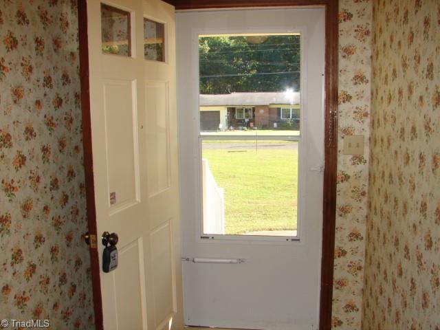 312 Springwood Road Asheboro, NC 27205 - Photo 16 of 38