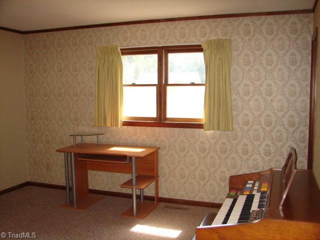 312 Springwood Road Asheboro, NC 27205 - Photo 17 of 38