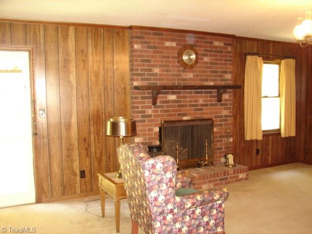 312 Springwood Road Asheboro, NC 27205 - Photo 4 of 38