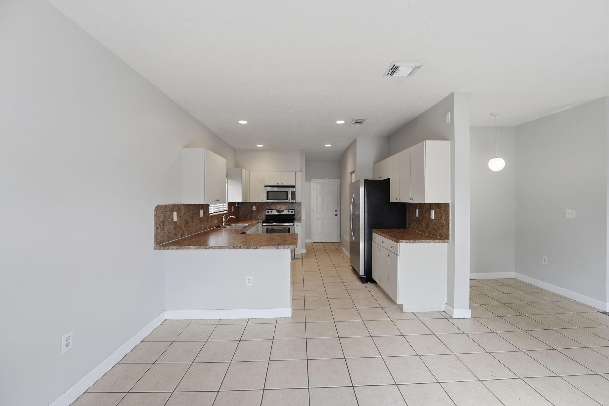 15464 Southwest 18th Lane Miami, FL 33185 - Photo 7 of 45 Photo 7