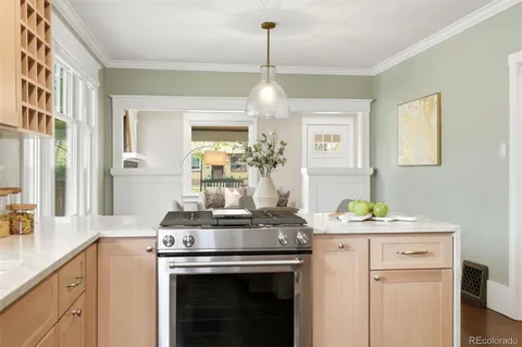 $1,200,000 | 800 Monroe Street, Denver, CO 80206