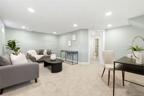 $1,200,000 | 800 Monroe Street, Denver, CO 80206