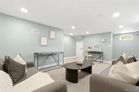 $1,200,000 | 800 Monroe Street, Denver, CO 80206