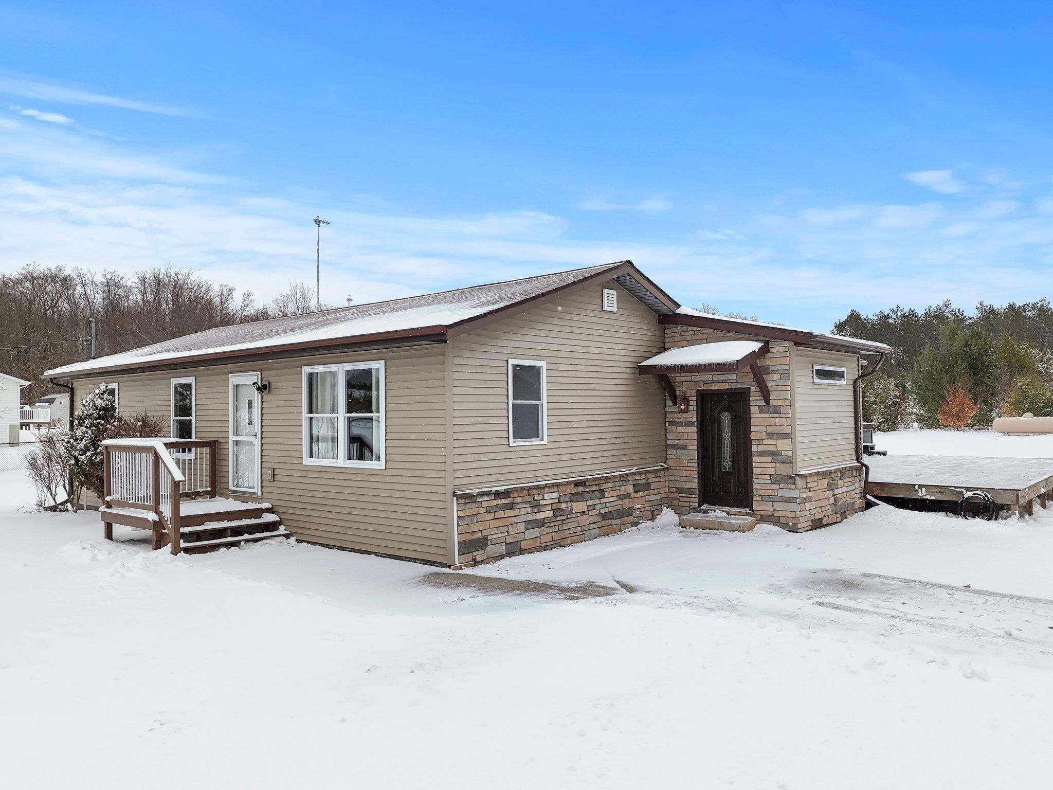 879 South 35 Road Cadillac, MI 49601 - Photo 8 of 53