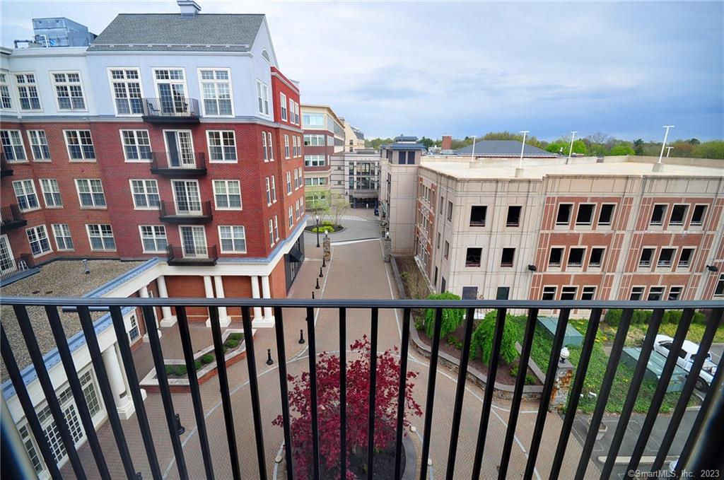 85 Memorial Road, Unit 402 West Hartford, CT 06107 - Photo 1 of 1