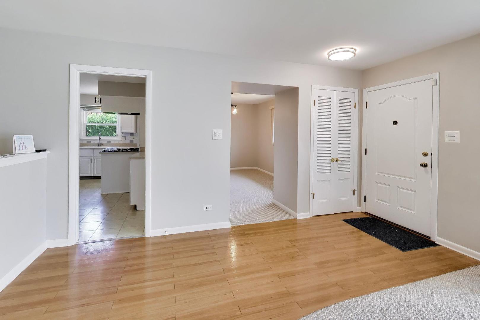 7630 Beckwith Road Morton Grove, IL 60053 - Photo 3 of 37