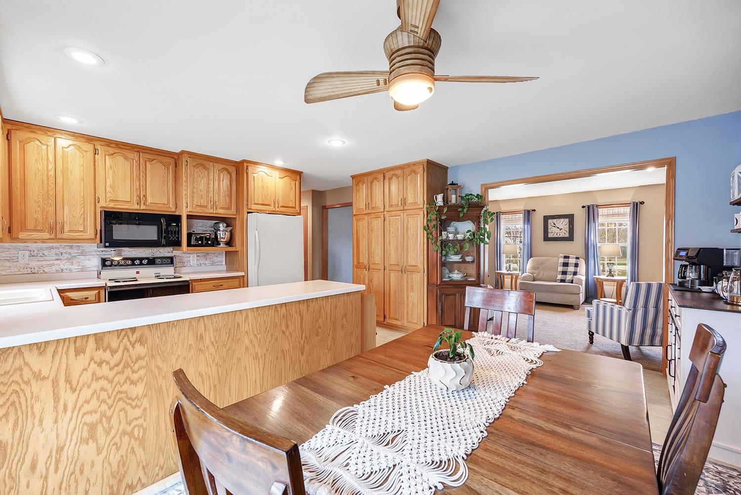 2277 Redpepper Trail Suamico, WI 54313 - Photo 12 of 45