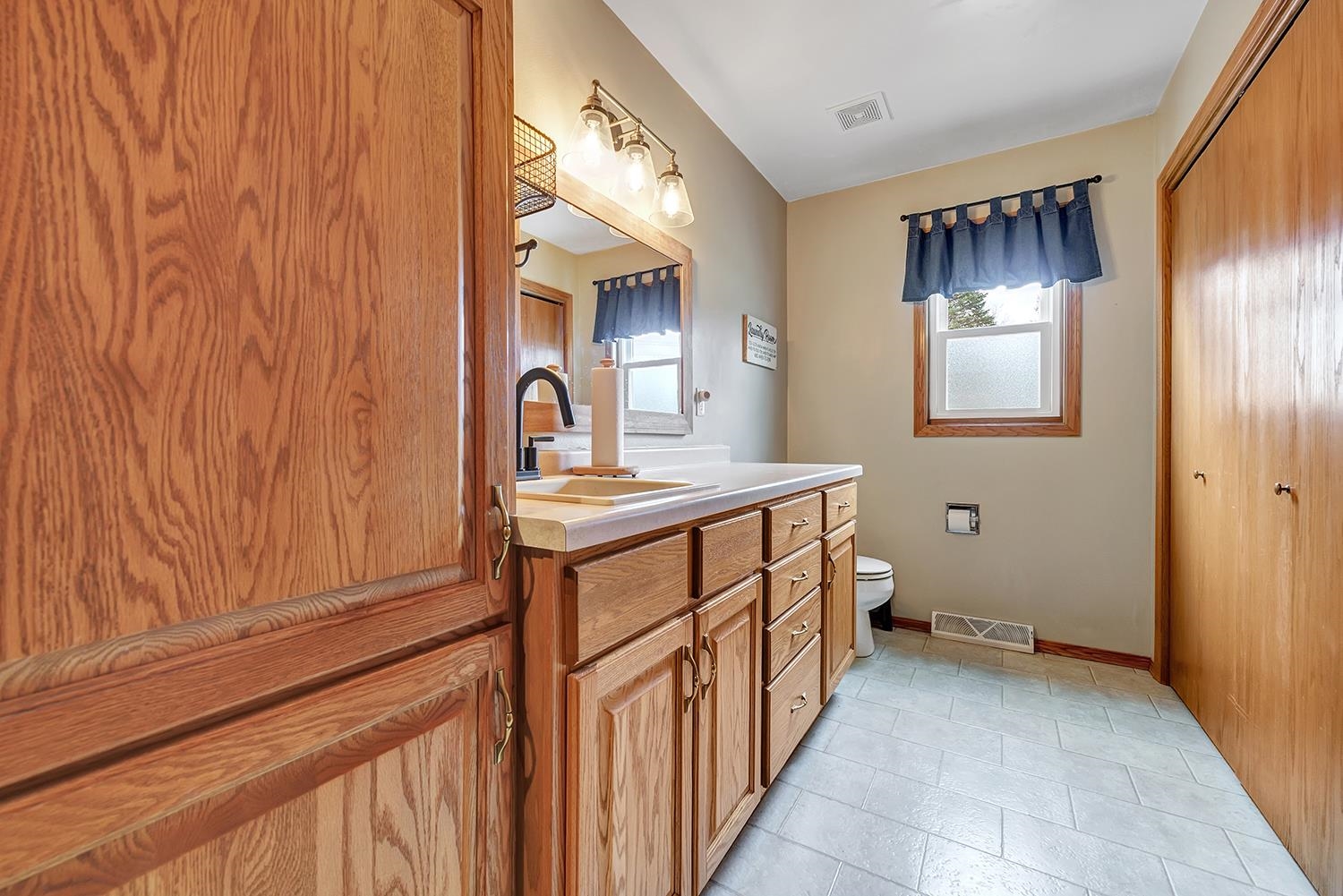2277 Redpepper Trail Suamico, WI 54313 - Photo 22 of 45