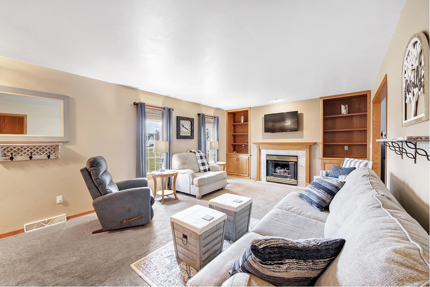 2277 Redpepper Trail Suamico, WI 54313 - Photo 5 of 45