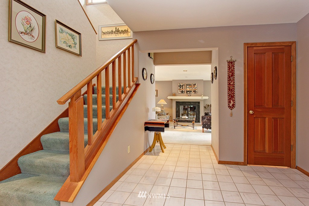 2649 Northwest 96th Street Seattle, WA 98117 - Photo 6 of 25 a view of entryway and hall
