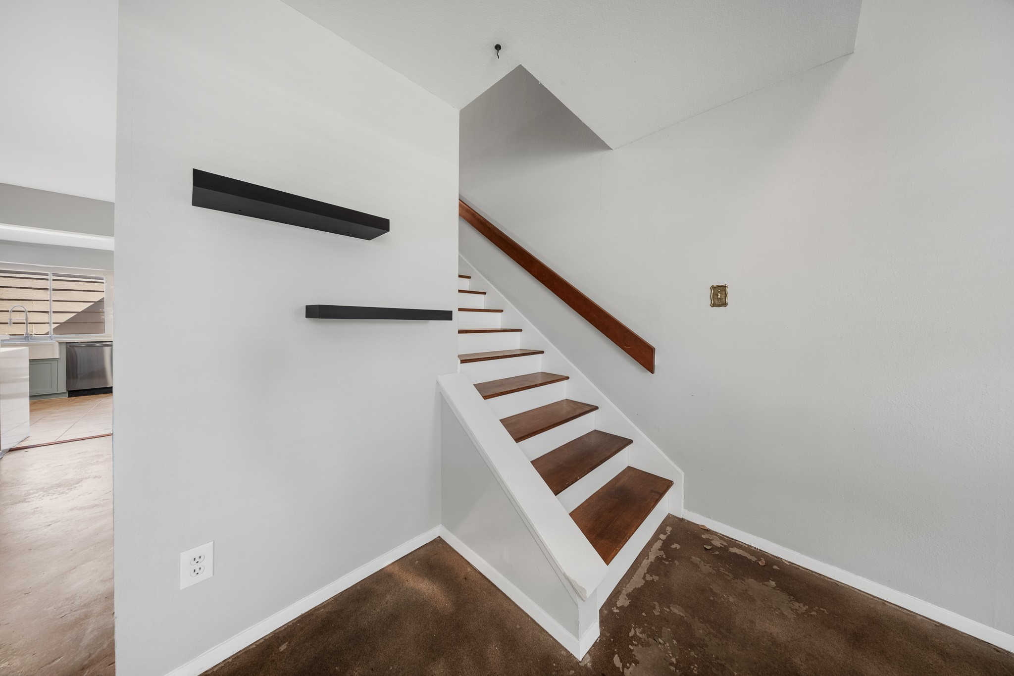 5814 Langfield Road, Unit 5814 Houston, TX 77092 - Photo 18 of 35 a view of an entryway