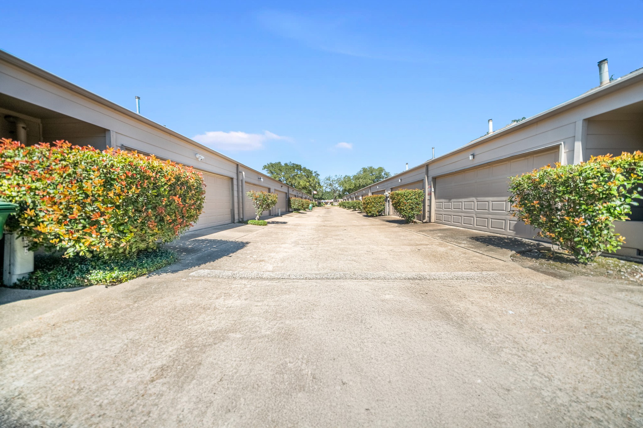 5814 Langfield Road, Unit 5814 Houston, TX 77092 - Photo 28 of 35 a view of a back yard of the house