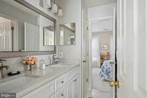 $1,200,000 | 47787 Brawner Place, Sterling, VA 20165