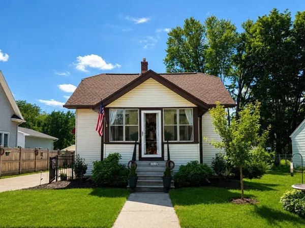 $224,900 | 1917 Vinland Street, Oshkosh, WI 54901