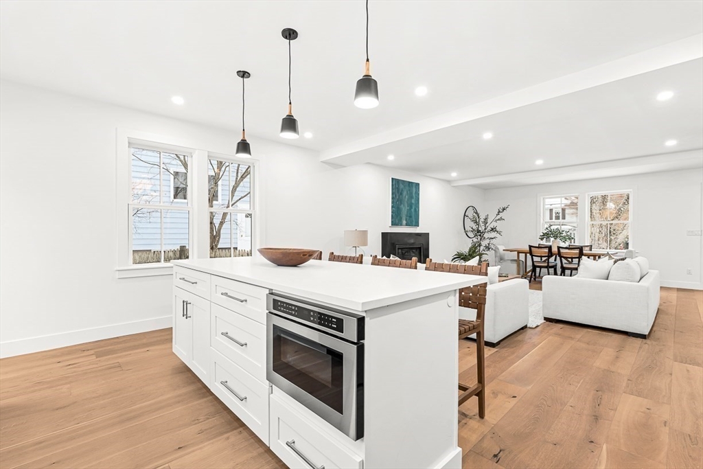 6 Intervale Road Wellesley, MA 02481 - Photo 4 of 33